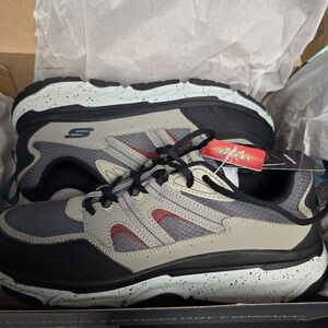 Sketchers Men's Work: Deluxe Journey Shoes 9.5 Wide NWT never worn